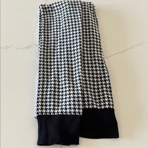 Black and White Houndstooth Scarf